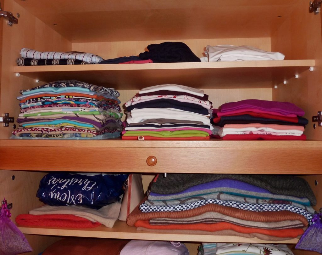 konmari method steps for decluttering and recycling